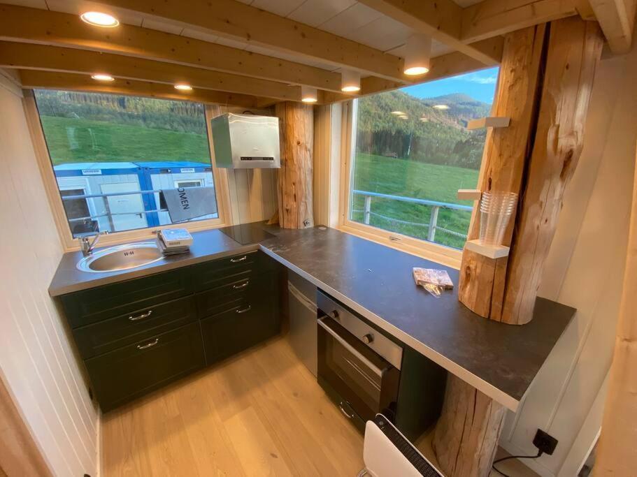 Minihus Med Drommeutsikt Til Sunnmorsalpene Apartment Aure  Luaran gambar